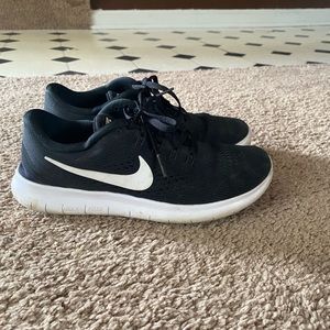Nike Free RN Sneaker